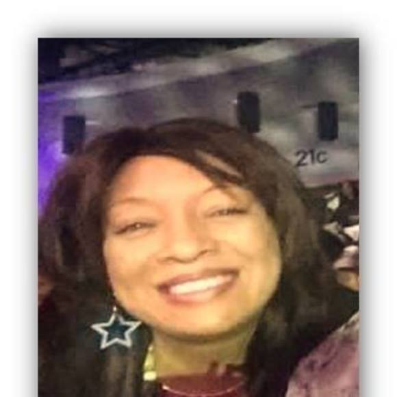 Meet your Posher, Vicky - Picture 1 of 1